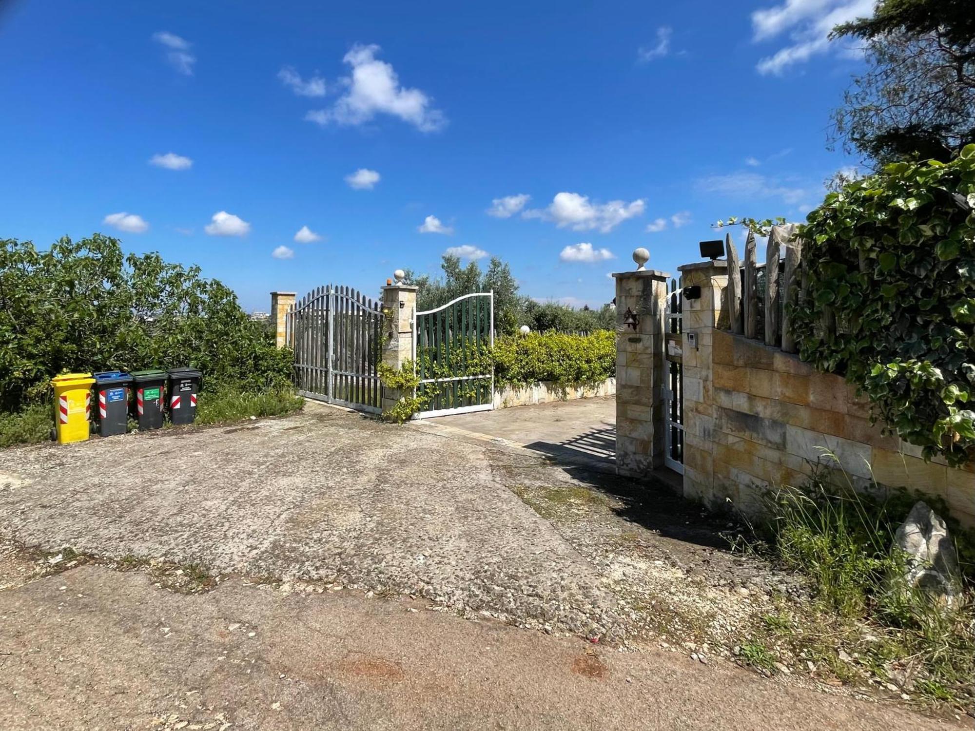 Music House A Castellana Grotte Confinante Via Per Turi 500M Dalle Grotte Exterior foto